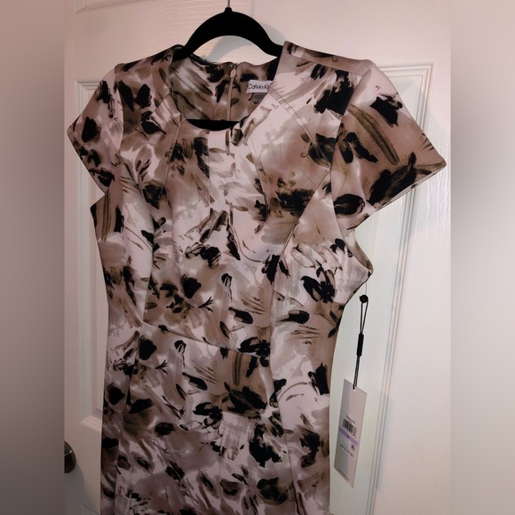 Calvin Klein dress (6) - Picture 3 of 8